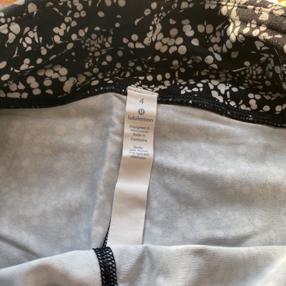 Cropped Lululemon Leggings with Pockets - Picture 2 of 5